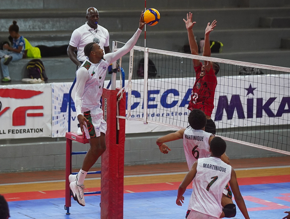 12725MARTINIQUE v GUADELOUPE.JPG