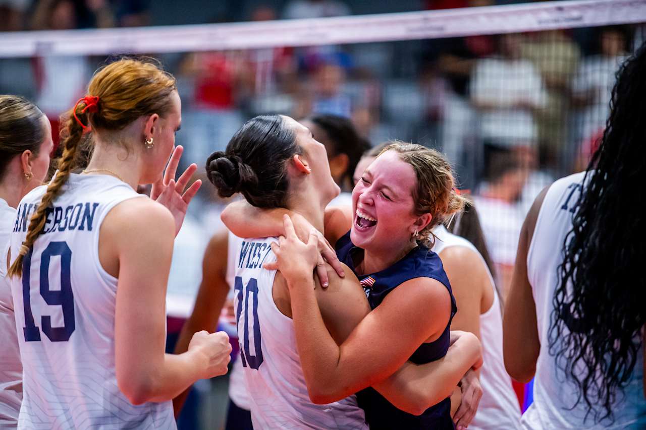 13725USA beats Poland in semis .jpg
